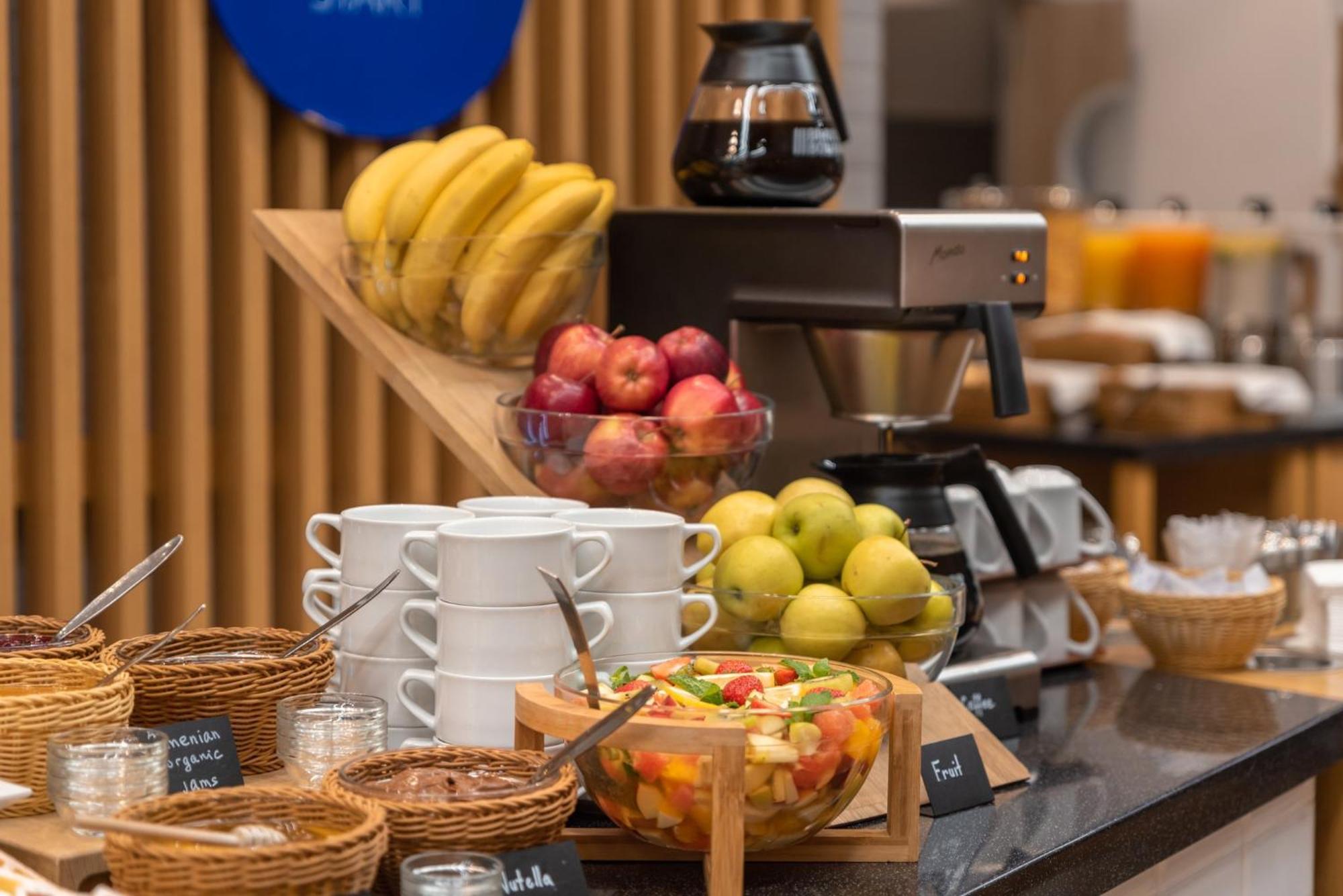 Holiday Inn Express - Yerevan By Ihg Екстер'єр фото