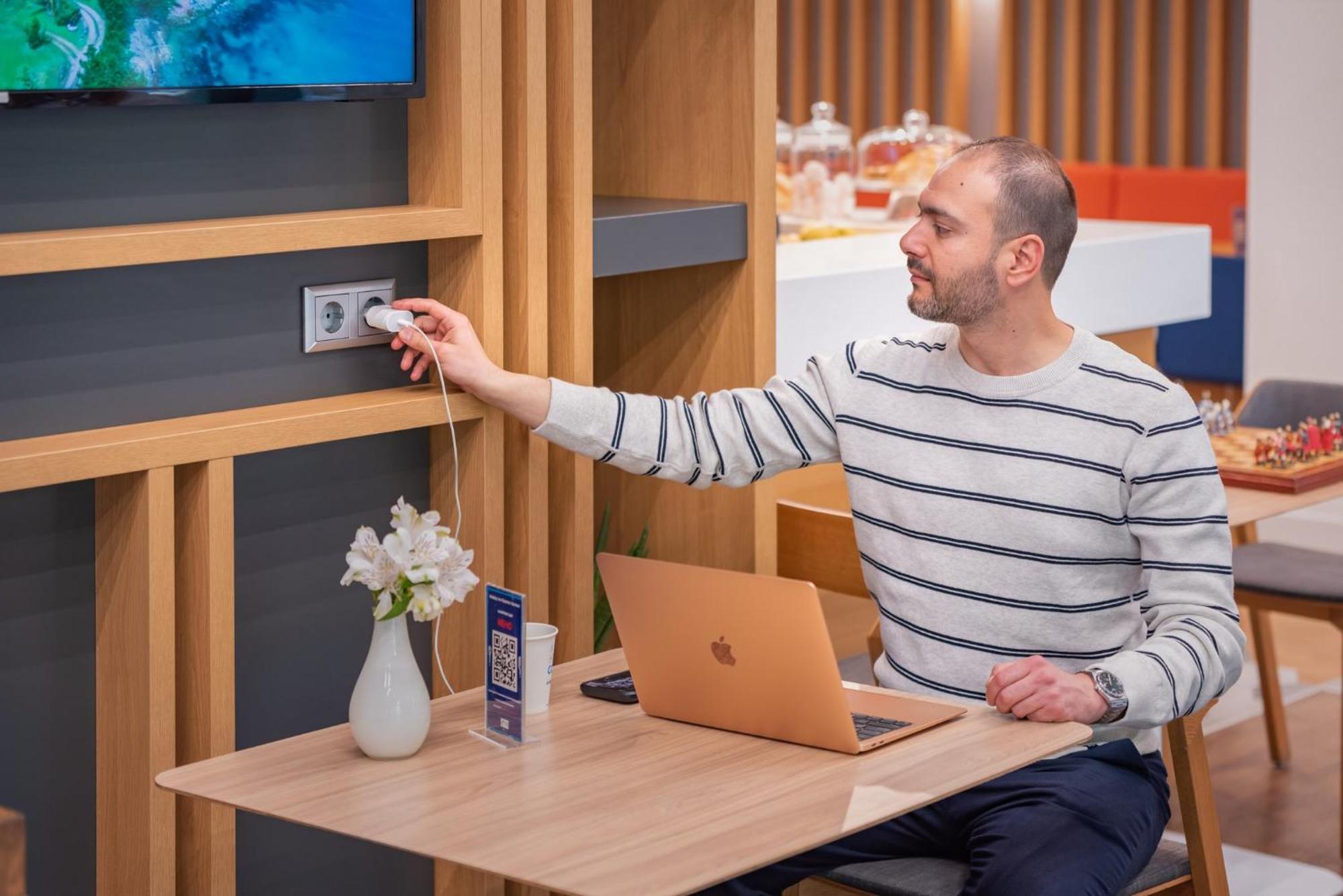 Holiday Inn Express - Yerevan By Ihg Екстер'єр фото