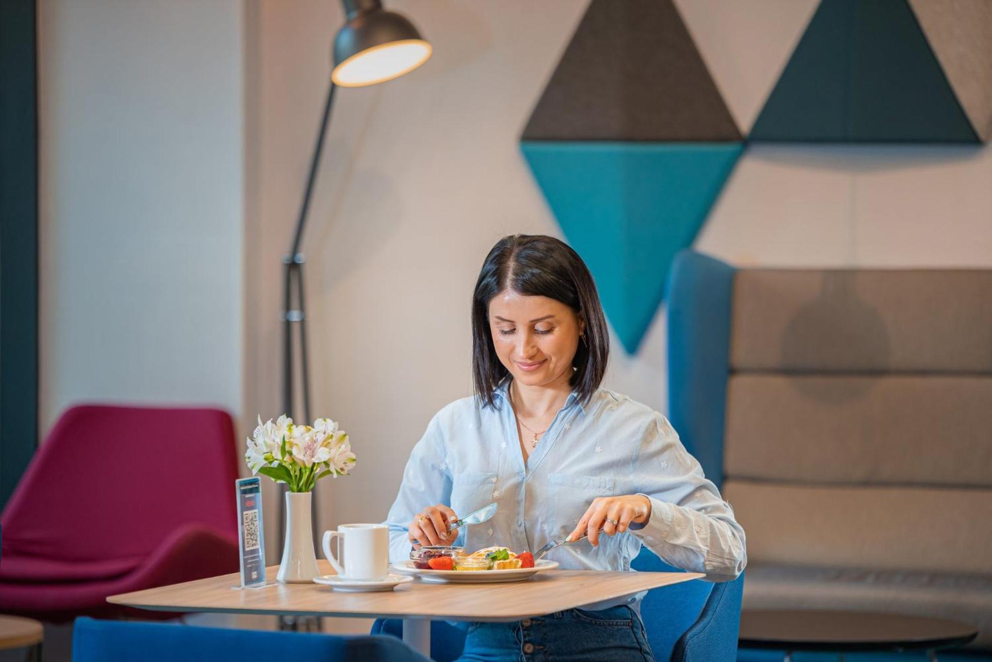 Holiday Inn Express - Yerevan By Ihg Екстер'єр фото