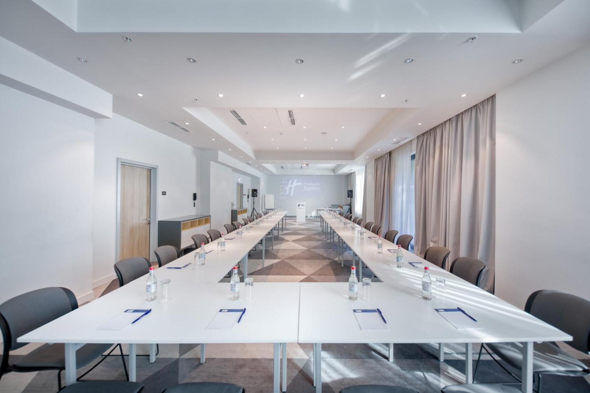 Holiday Inn Express - Yerevan By Ihg Екстер'єр фото